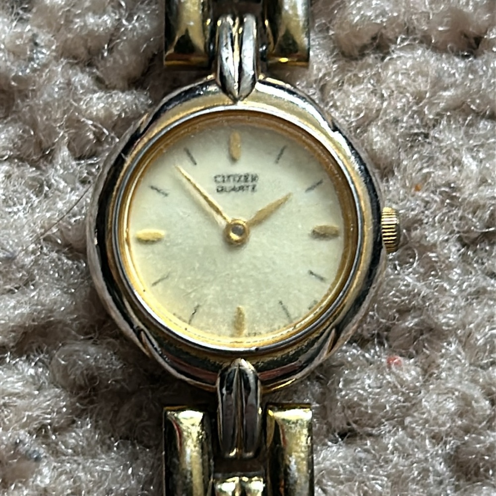 Citizen women’s vintage gold tone dainty bracelet watch‎ one size - Picture 3 of 6